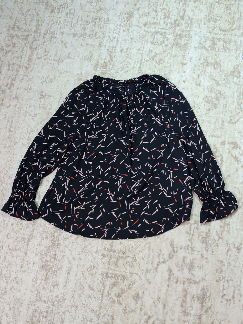 Banana Republic Black Long-Sleeve Printed Ruffle Cuff Blouse